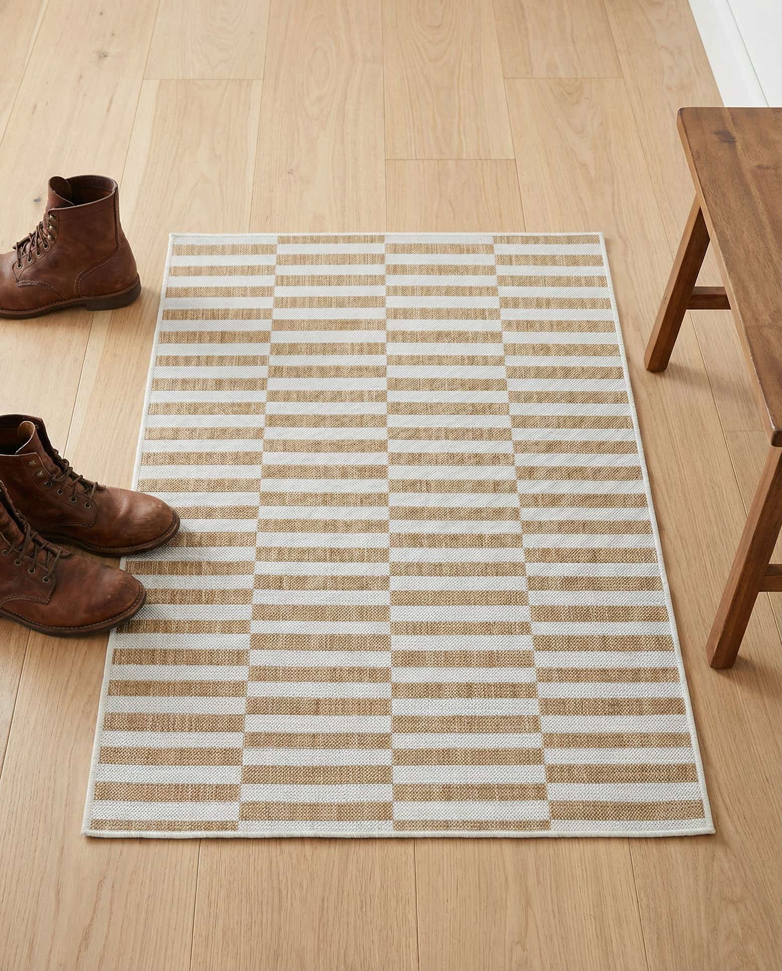 2' x 3' Easy-Clean Striped Indoor / Outdoor Rug