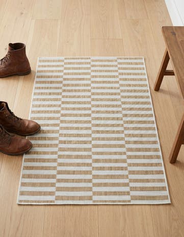 2' x 3' Easy-Clean Striped Indoor / Outdoor Rug