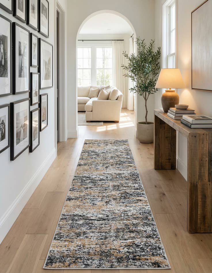 Detail image of 2' 7 x 13' Leipzig Runner Rug