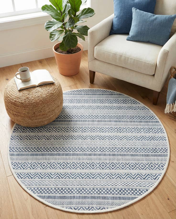 Detail image of 3' x 3' Easy-Clean Ribbon Indoor / Outdoor Round Rug