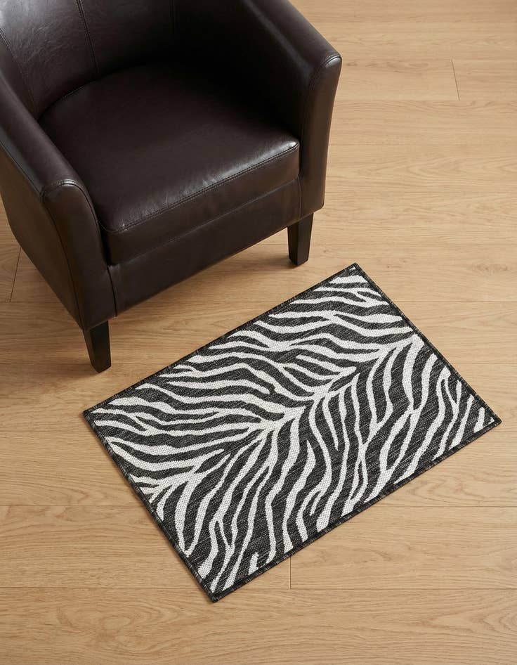 Detail image of 2' x 3' Washable Safari Indoor / Outdoor Rug