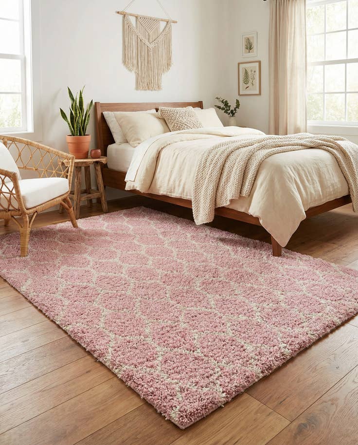 Detail image of 6' x 9' Lattice Shag Rug