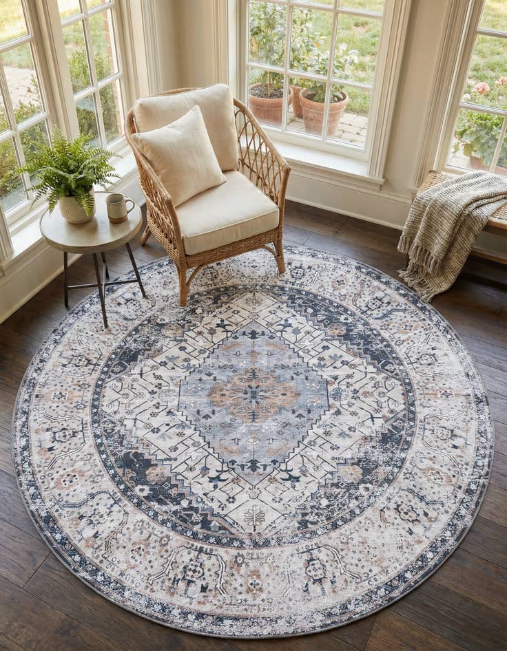 Detail image of 7' 10 x 7' 10 Washable Yara Round Rug