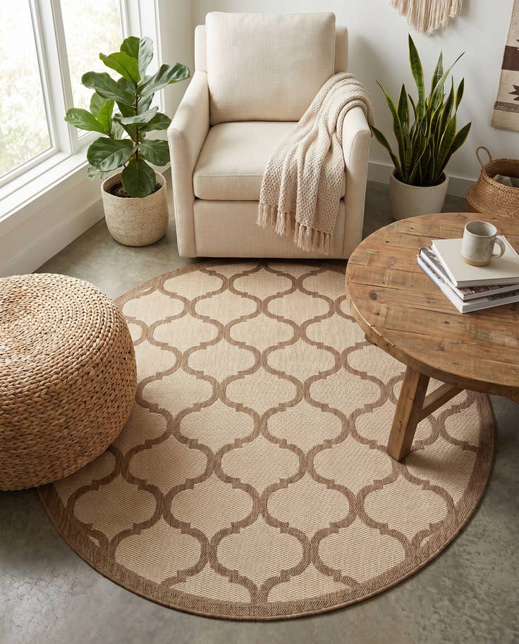 Detail image of 6' x 6' Easy-Clean Trellis Indoor / Outdoor Round Rug