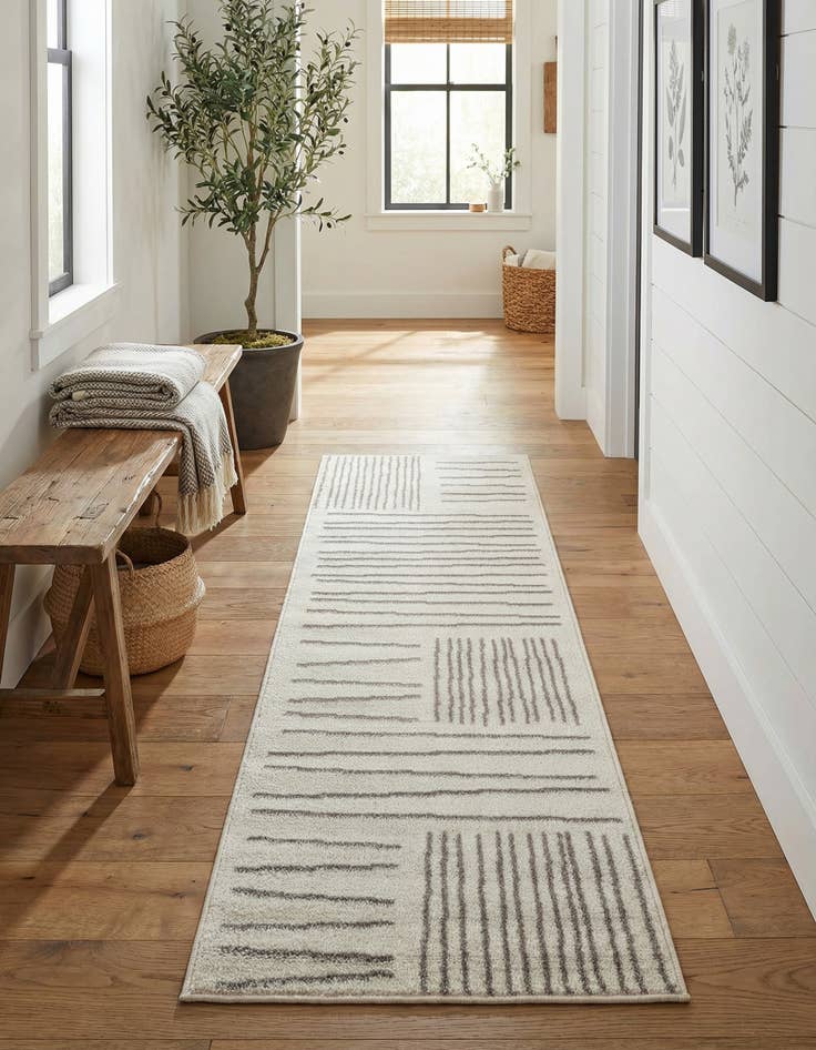 Detail image of 2' x 6' Hanahan Runner Rug