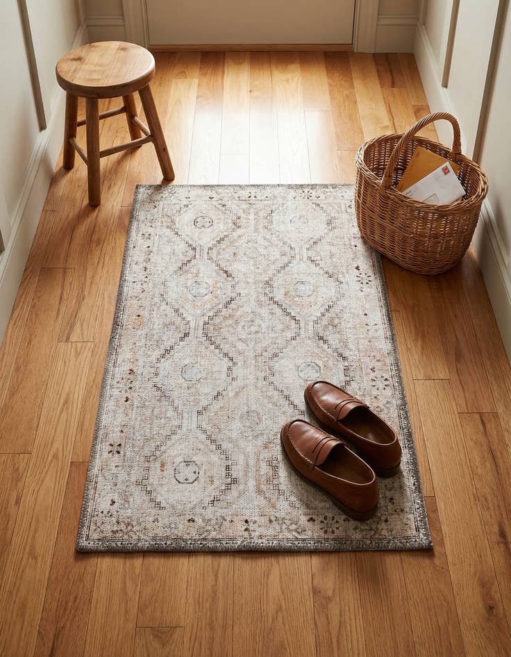 Detail image of 2' x 3' Yara Rug