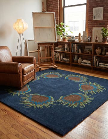 7' 6 x 7' 7 Luna Square Rug