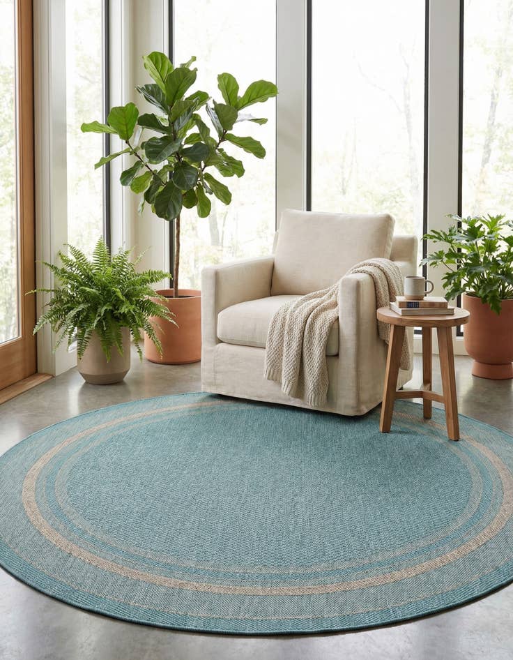 Detail image of 7' 10 x 7' 10 Washable Border Indoor / Outdoor Round Rug