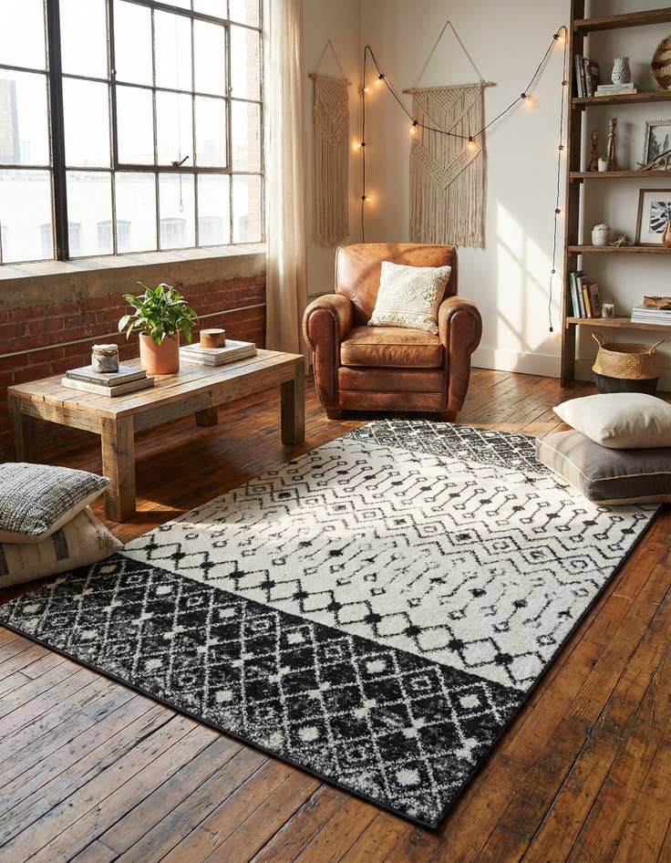 Detail image of 4' x 6' Moroccan Trellis Rug