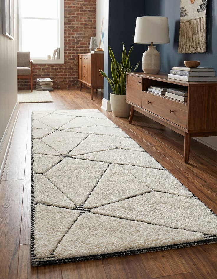 Detail image of 2' 7 x 8' Prismatic Runner Rug