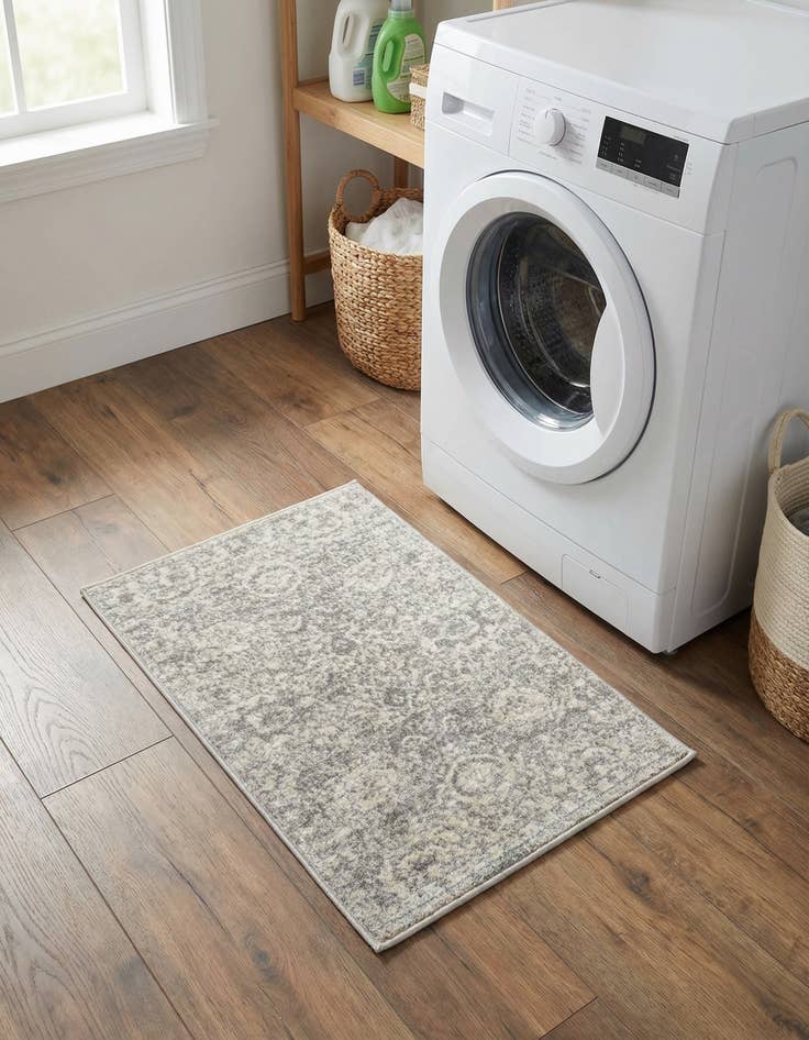 Detail image of 2' x 3' Lola Rug