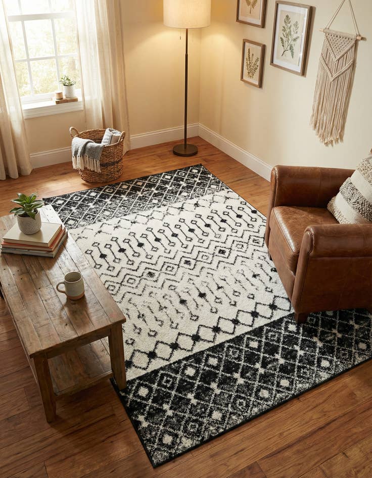 Detail image of 4' x 6' Moroccan Trellis Rug