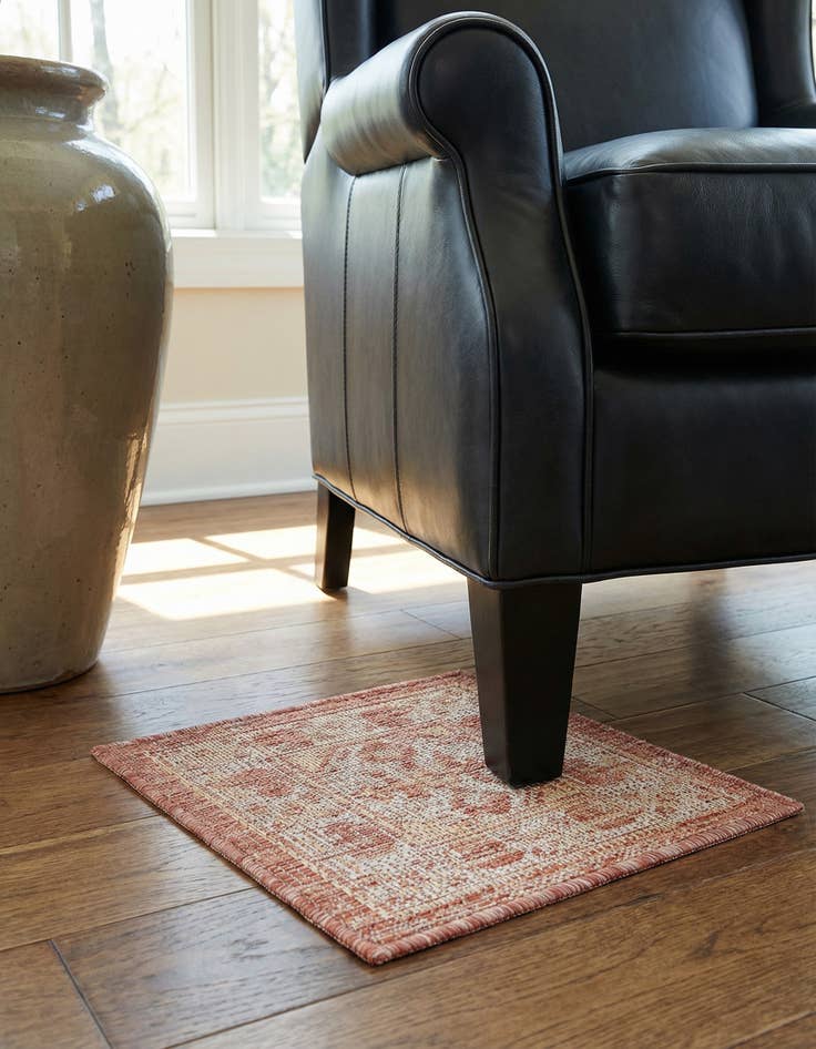 Detail image of 1' 4 x 1' 4 Washable Traditional Indoor / Outdoor Sample Rug