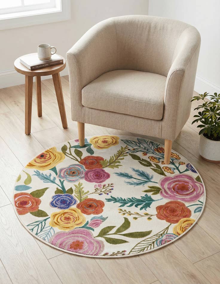 Detail image of 3' 3 x 3' 3 Blossom Round Rug