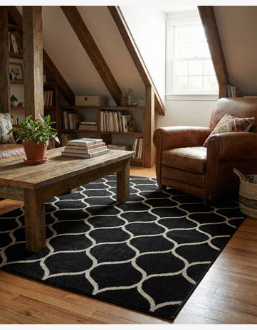 5' 3 x 8' Lattice Frieze Rug