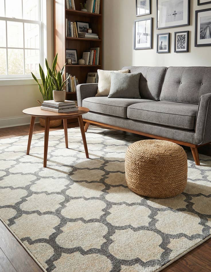 Detail image of 7' 10 x 7' 10 Lattice Square Rug