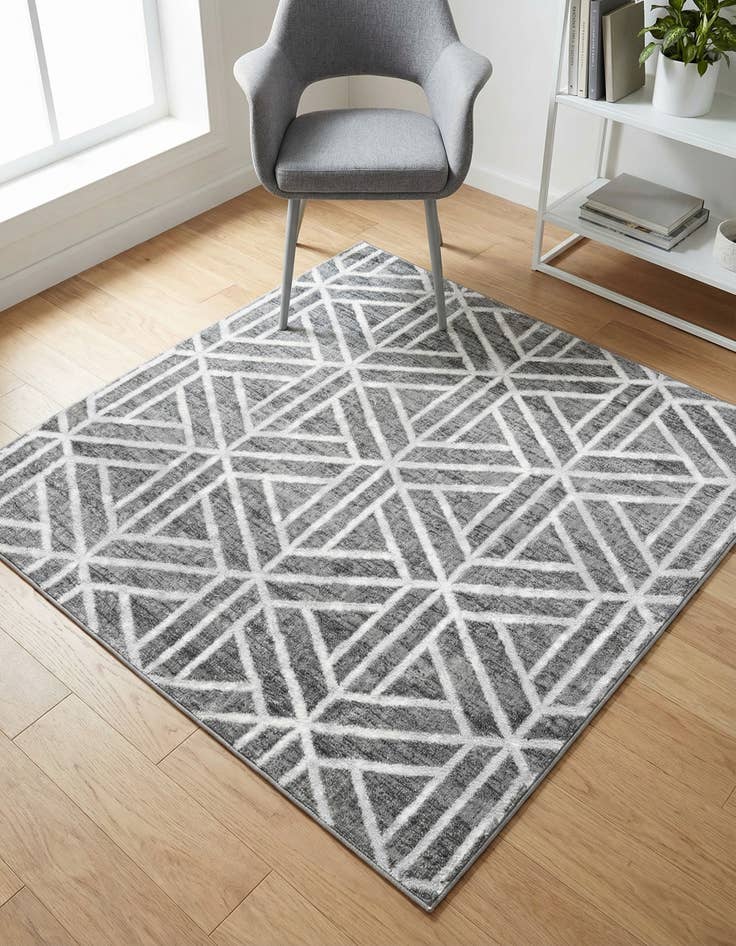 Detail image of 5' 3 x 5' 3 Lattice Trellis Square Rug