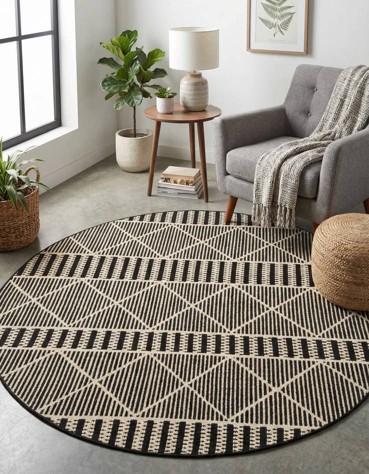 Detail image of 5' 3 x 5' 3 Easy-Clean Trellis Indoor / Outdoor Round Rug