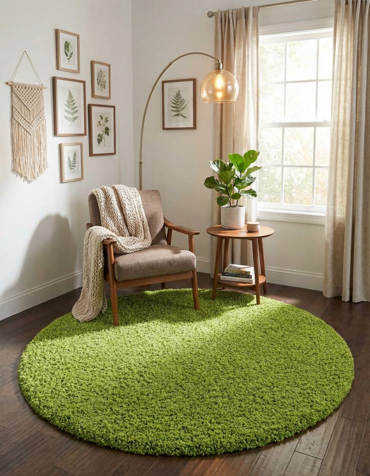 Detail image of 7' x 7' Solid Shag Round Rug