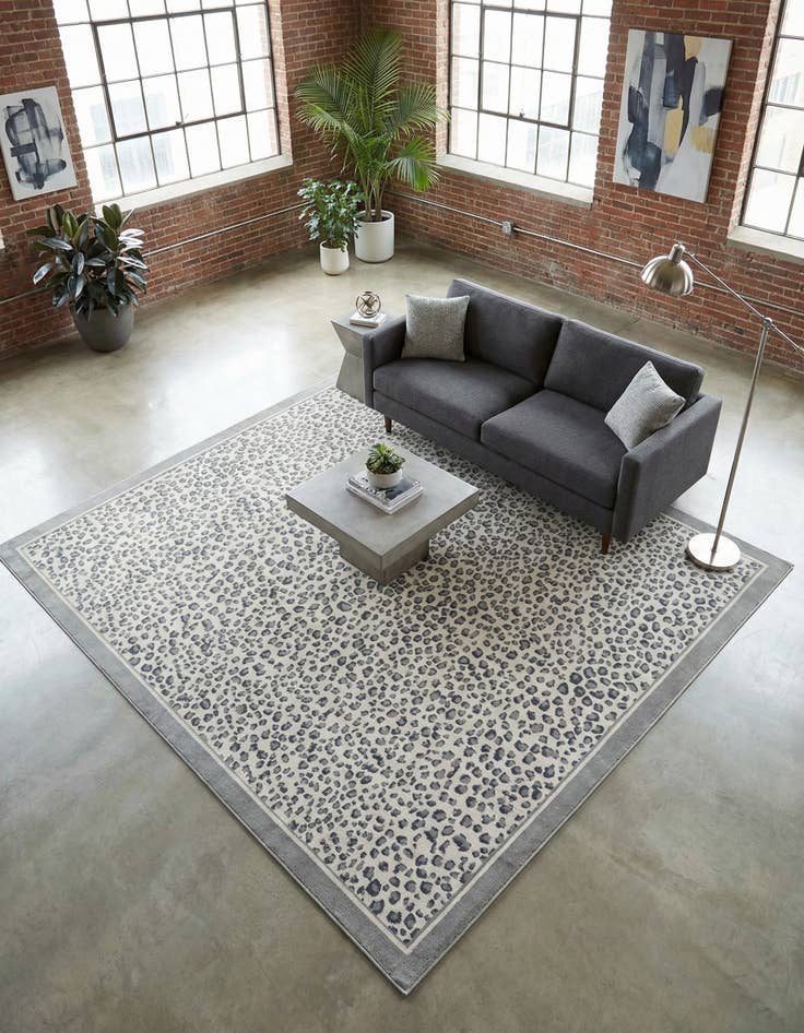 Detail image of 10' x 10' Savannah Square Rug