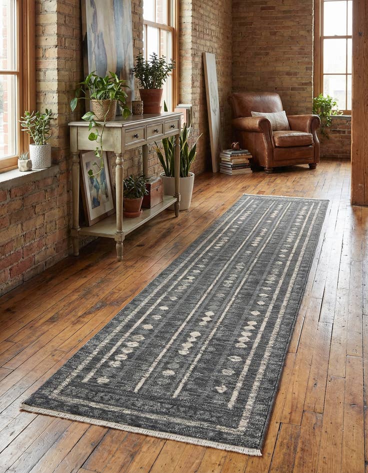 Detail image of 2' 7 x 12' 6 Grand Tradition Rug