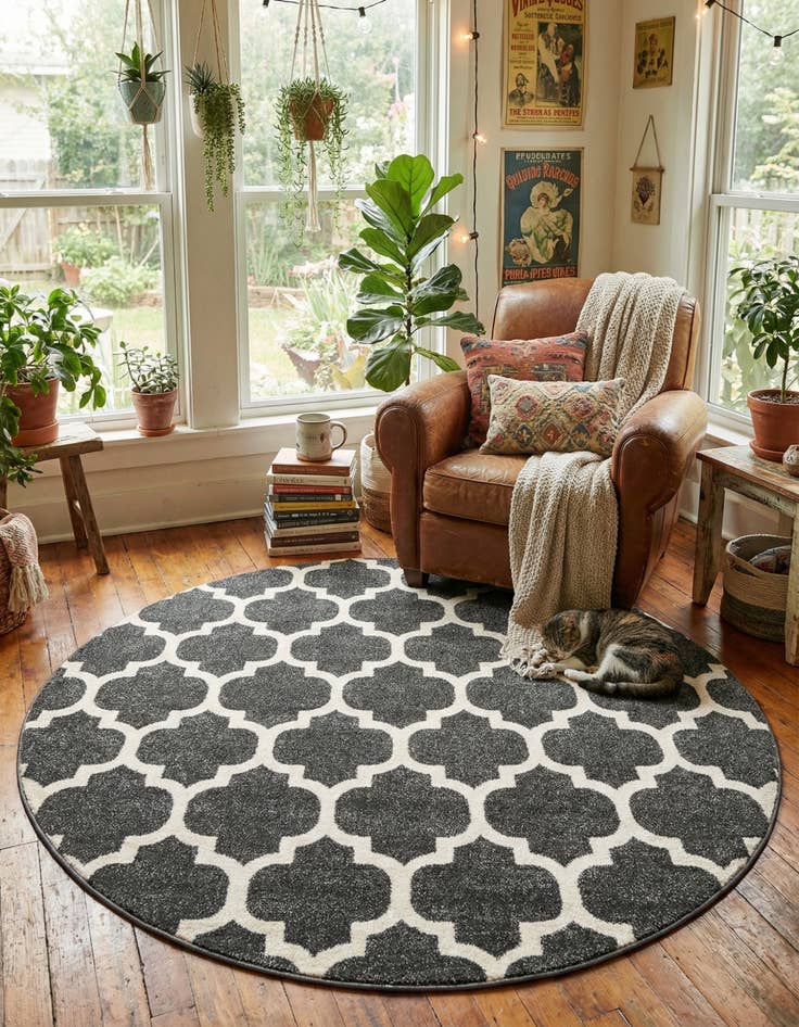 Detail image of 6' x 6' Lattice Round Rug