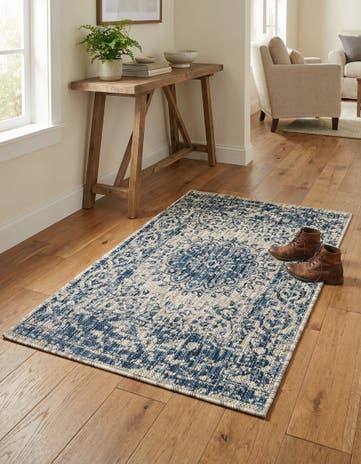 2' x 3' Easy-Clean Traditional Indoor / Outdoor Rug