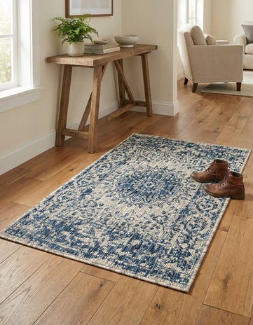 2' x 3' Easy-Clean Traditional Indoor / Outdoor Rug