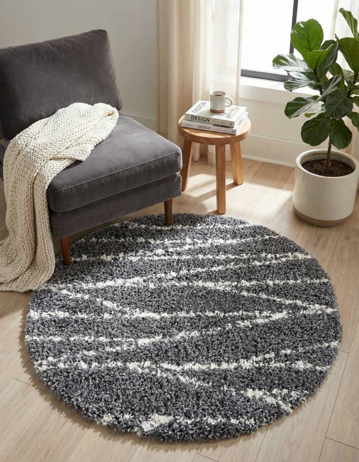 Detail image of 3' 3 x 3' 3 Serenity Shag Round Rug