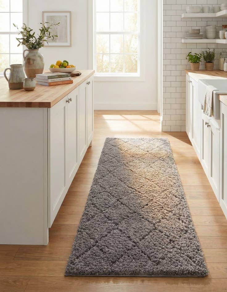 Detail image of 2' x 6' 9 Lattice Shag Runner Rug