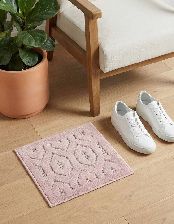 Detail image of 1' 4 x 1' 4 Washable Trellis Textured Indoor / Outdoor Sample Rug