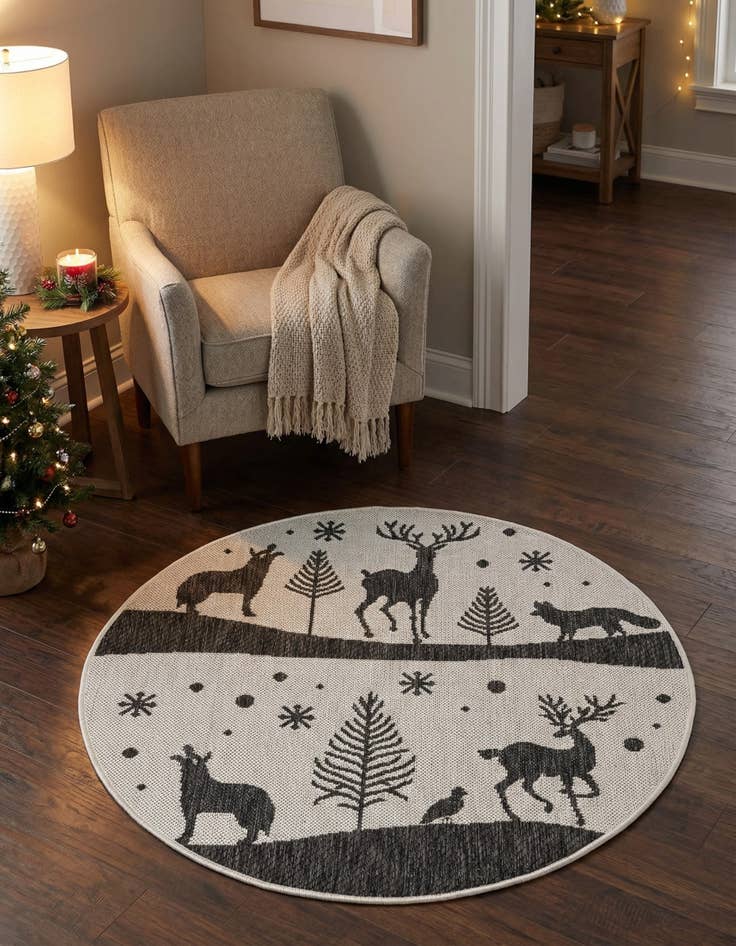 Detail image of 3' x 3'  Washable Holiday Indoor / Outdoor Round Rug