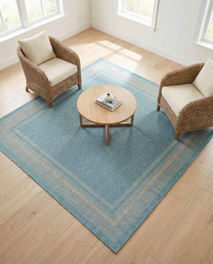 7' 10 x 7' 10 Easy-Clean Border Indoor / Outdoor Square Rug