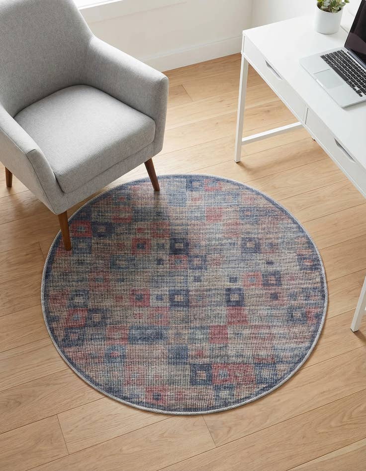 Detail image of 3' 3 x 3' 3  Washable Sisu Round Rug