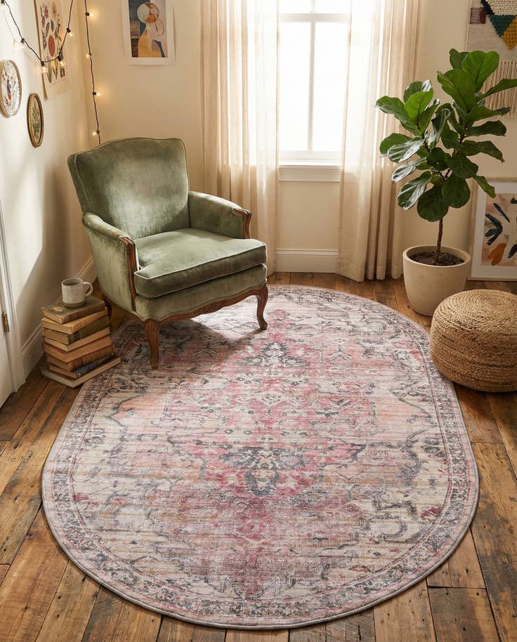 Detail image of 5' 3 x 8' Washable Nostalgia Oval Rug