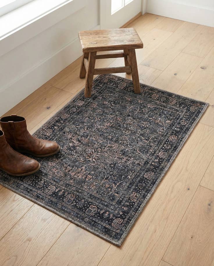 Detail image of 2' x 3' Yara Rug