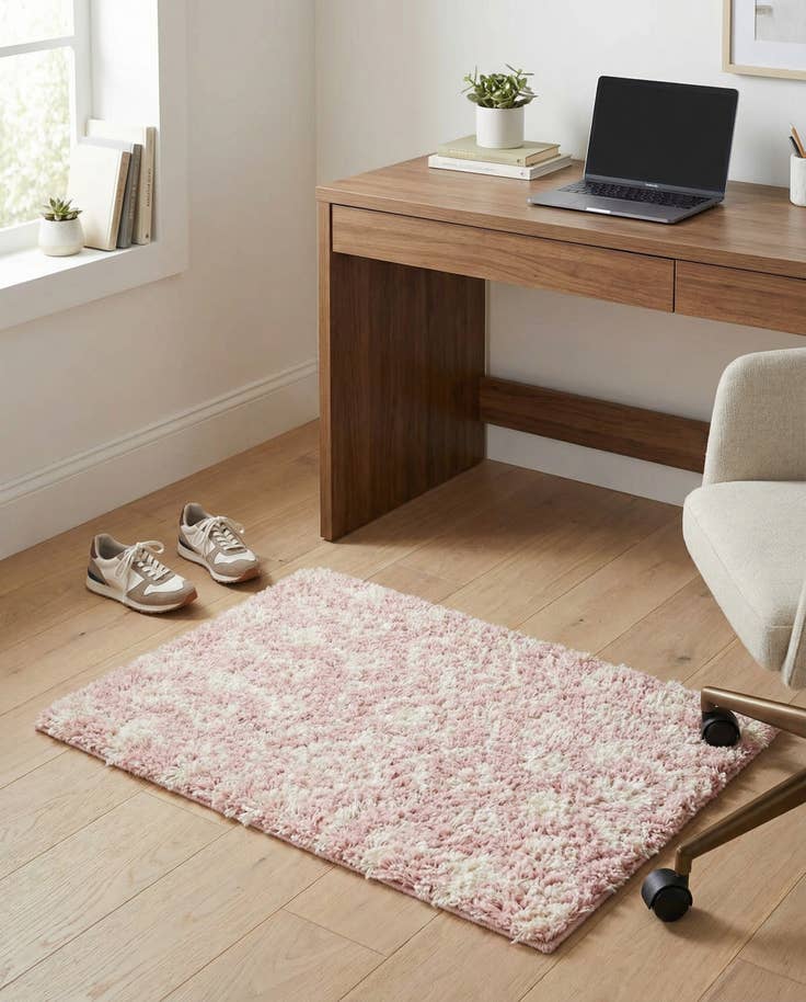 Detail image of 2' x 3' Moroccan Trellis Shag Rug