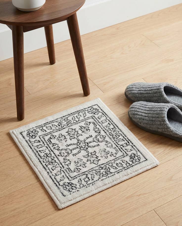 Detail image of 1' 4 x 1' 4 Eco Traditional Sample Rug