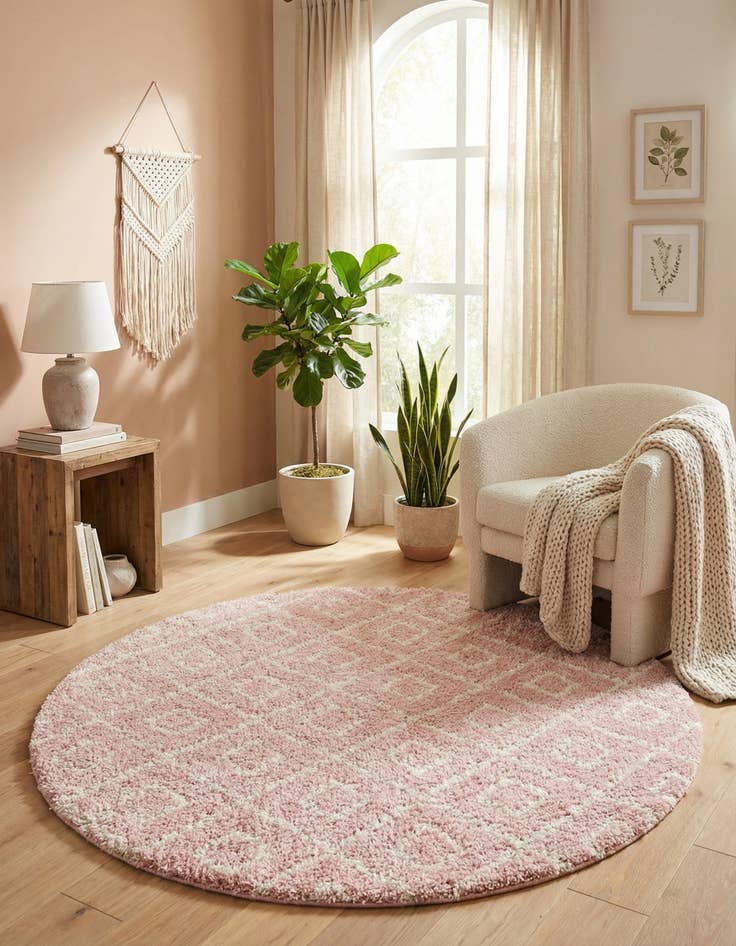 Detail image of 7' 10 x 7' 10 Trellis Shag Round Rug