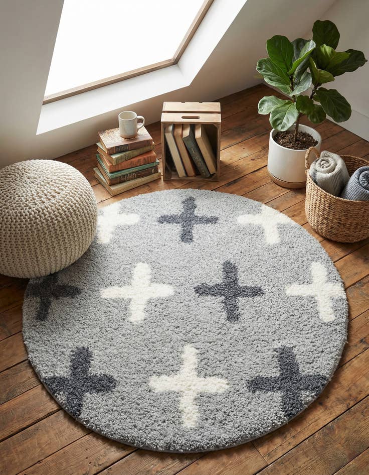 Detail image of 5' x 5' Lagom Shag Round Rug