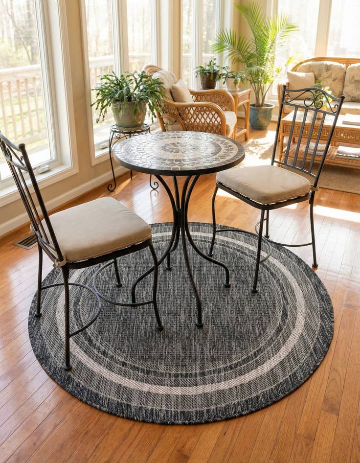 Detail image of 4' x 4'  Washable Border Indoor / Outdoor Round Rug