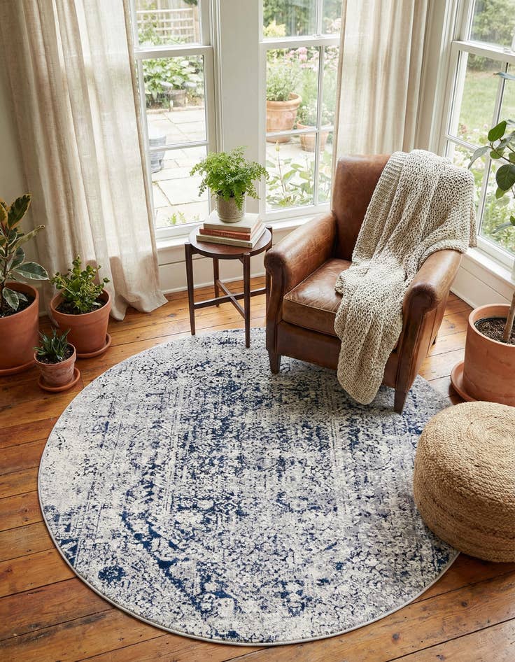 Detail image of 4' x 4' Villa Round Rug