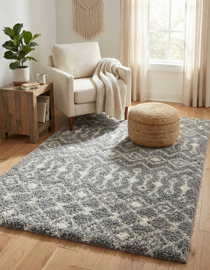 Detail image of 5' 3 x 8' Moroccan Trellis Shag Rug