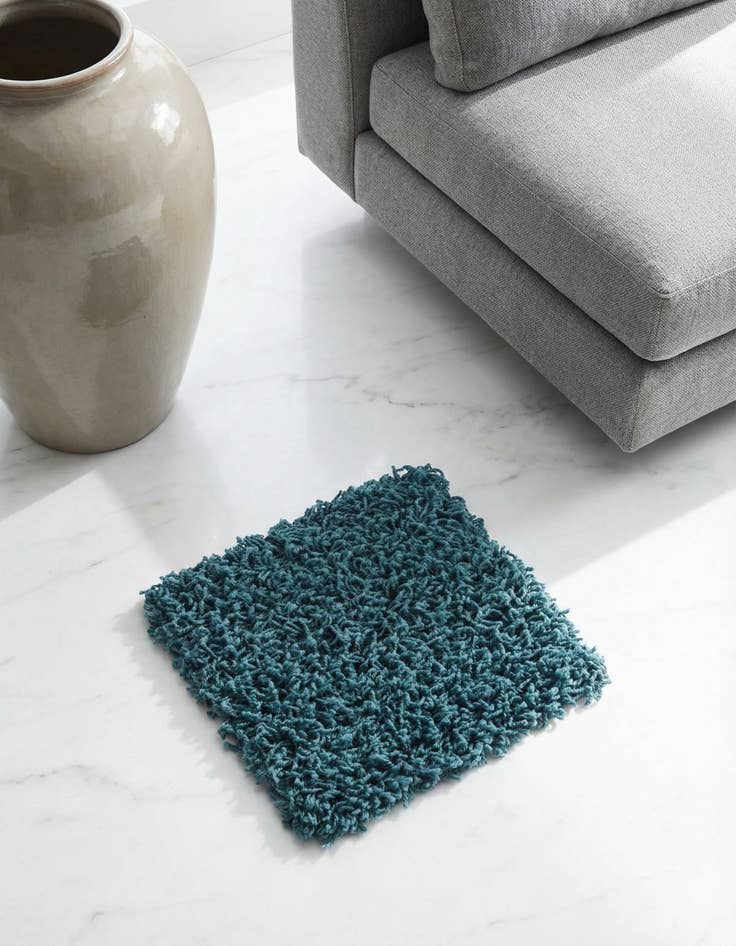 Detail image of 1' x 1' Solid Shag Sample Rug