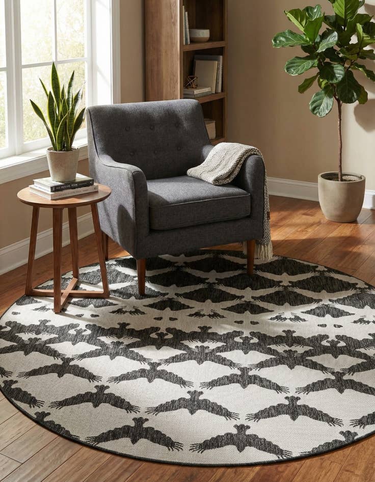 Detail image of 7' 10 x 7' 10 Washable Modern Indoor / Outdoor Round Rug