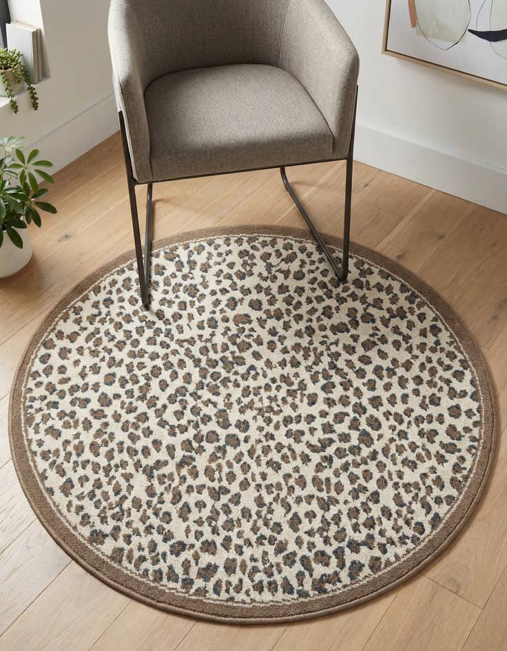 Detail image of 4' x 4' Safari Round Rug