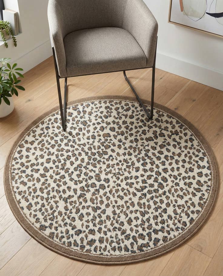 Detail image of 4' x 4' Savannah Round Rug