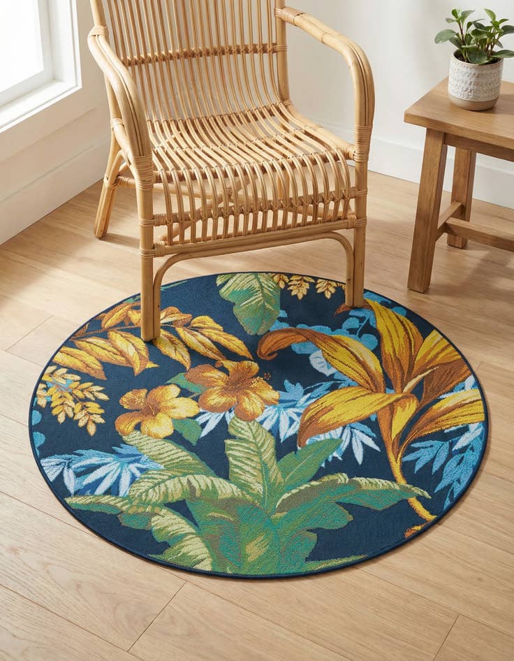 Detail image of 4' x 4' Washable Botanical Indoor / Outdoor Round Rug