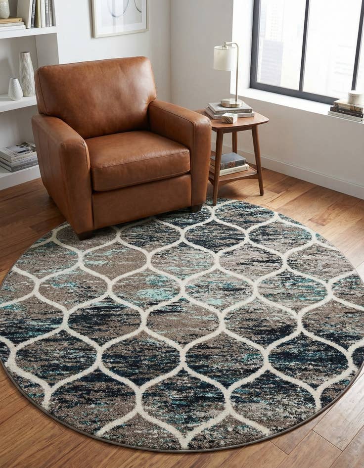 Detail image of 6' x 6' Lattice Frieze Round Rug