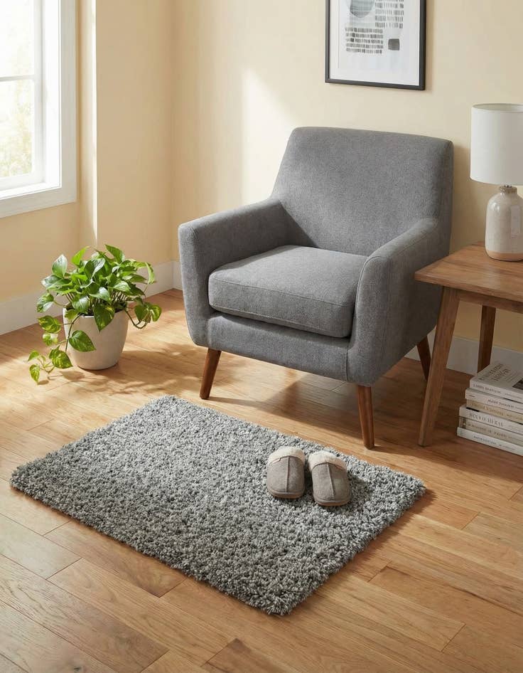 Detail image of 2' x 3' Solid Shag Rug